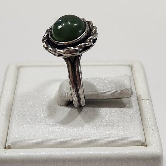 Vintage Sterling Silver Round Nephrite Jade Ring Size 5 - Picture 4 of 7
